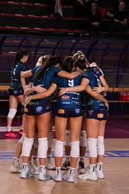 湖人两大致命弱点暴露，东契奇束手无策！詹姆斯难逃责罚，一人急需弃用