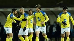 詹姆斯：亚当斯强的离谱，全队人加上教练组、安保才能卡住他