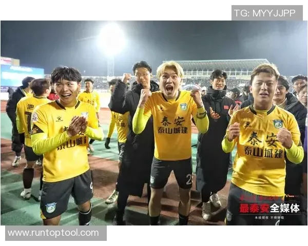 🚨🐂 都灵俱乐部正式报价巴西后卫大卫·里卡多，提出100万欧元租借费外加超过600万欧元的强制买断条款。 目前正与博塔弗戈俱乐部进行谈判。 来源：转会专家罗马诺