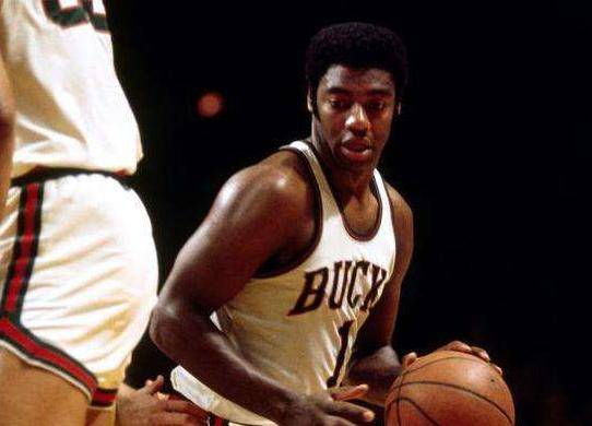 云南玉昆引进15新援壕购1套阵容 重点补强中轴线.