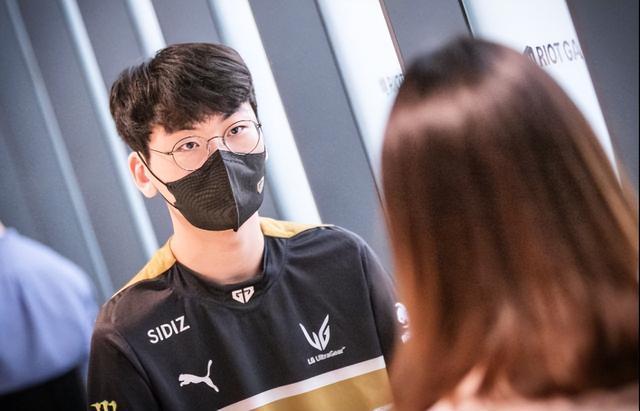 他的经历不 他的经历不