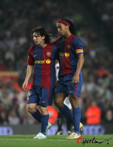 莱万为核心 莱万为核心